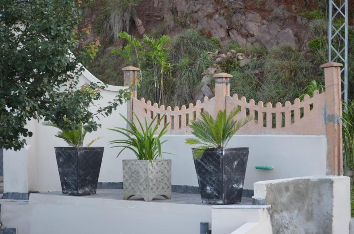 Aloche Apartments Murree Exterior photo